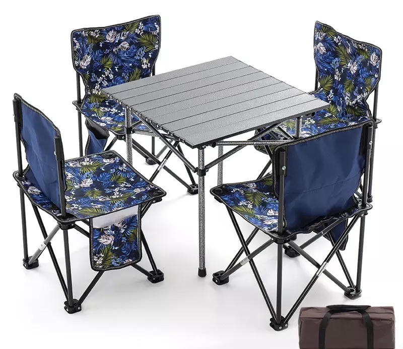 Folding outdoor table and chairs, set of 4 seats 1 table Featured Image