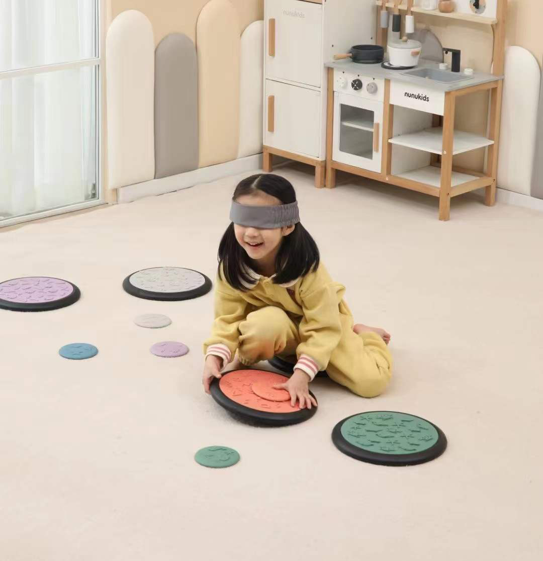 Matching Game Sensory Training Discs Tactile Stimulation for Kids Calming and Stimulating Early Learning Play With Eye Mask