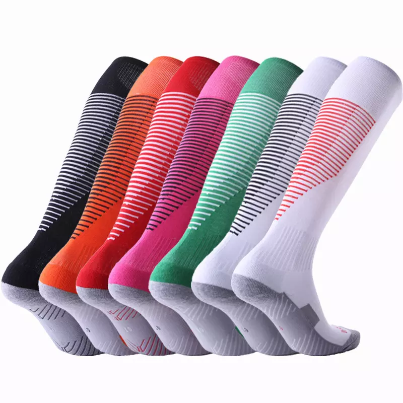 Fashion cotton soccer stock soccer custom logo knee long sport socks Featured Image