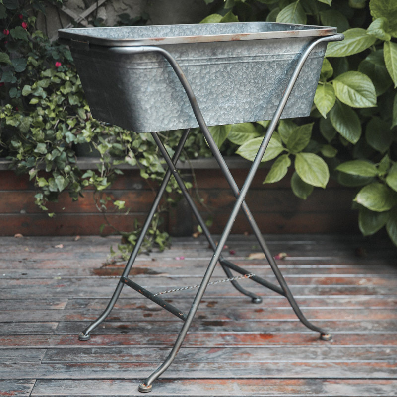 American pastoral tin pot gardening tools Green rose cross type flower stand